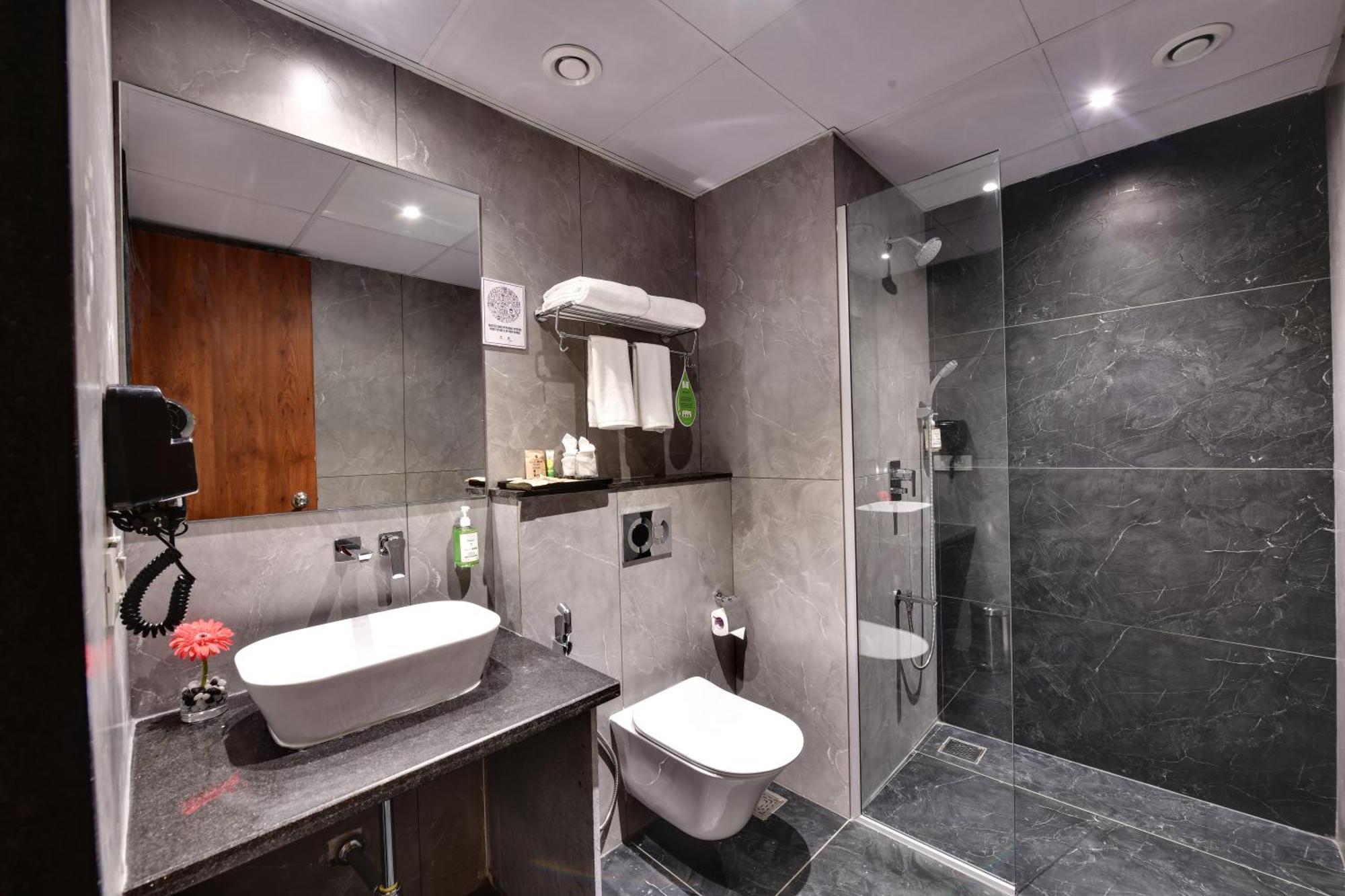 Click Hotel Vista-International Airport Dod Jala Luaran gambar